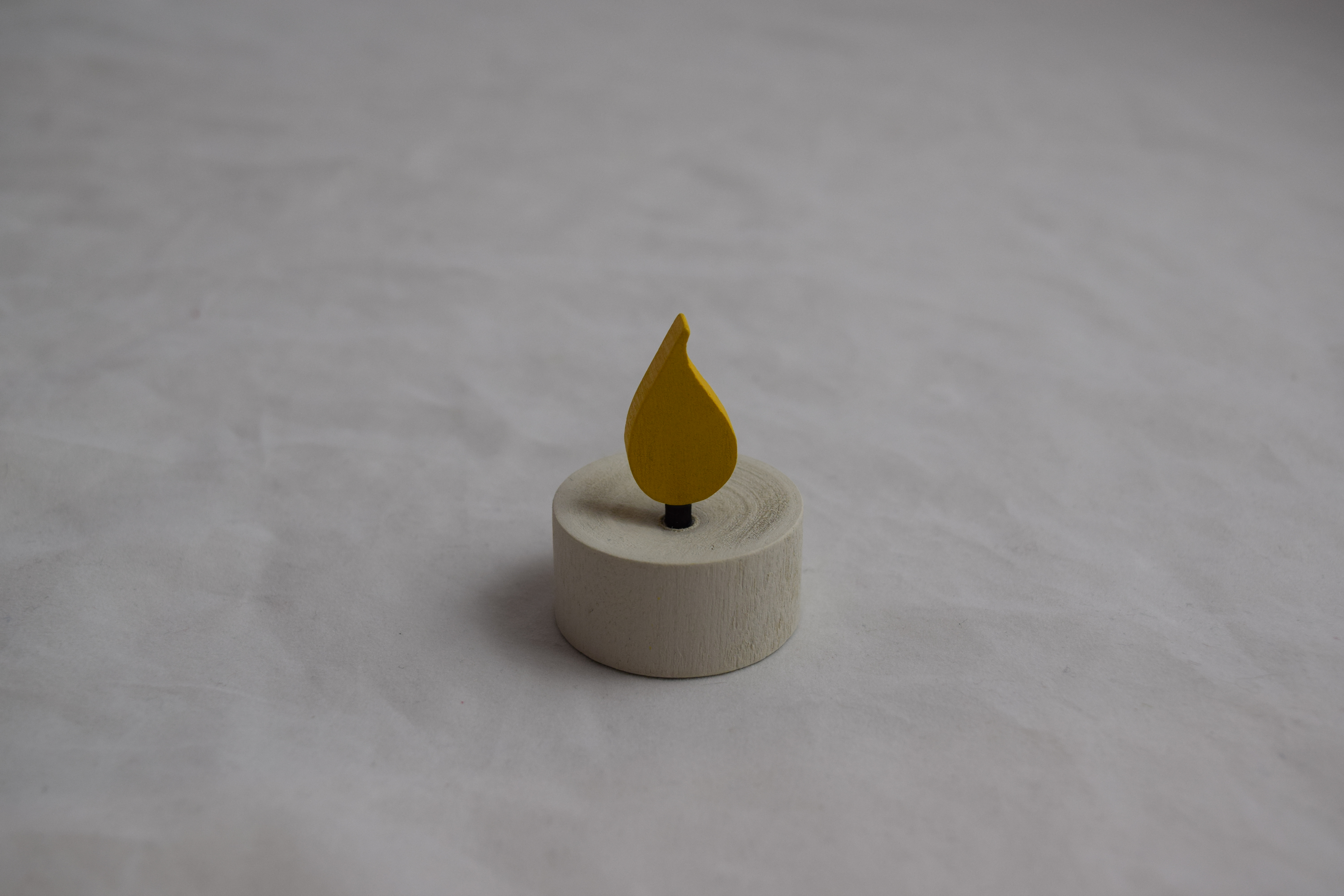 Wooden tealight candle